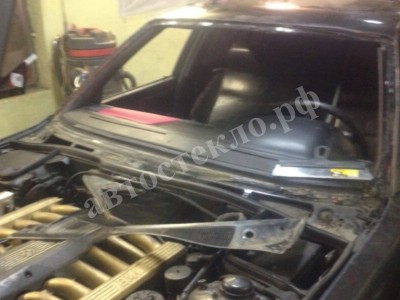 Установка лобового стекла BMW 7 e32 1987-1994