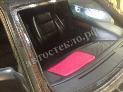 Установка лобового стекла BMW 7 e32 1987-1994