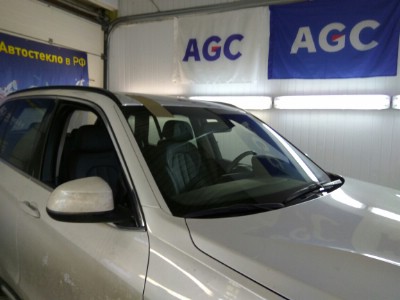 Установка лобового стекла BMW X5 F15 2013-