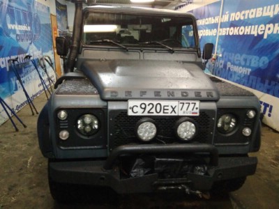 Установка лобового стекла Land Rover Defender 2002