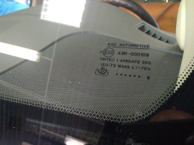 Установка лобового стекла Lexus LX570 2015-