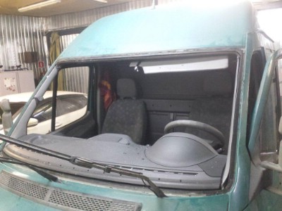 Установка лобового стекла MERCEDES SPRINTER 1994-