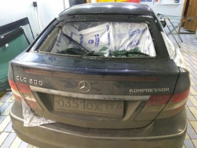 Установка заднего стекла Mercedes W203 Sportcoupe 2003-2010