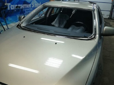 Установка лобового стекла Mitsubishi Lancer X 4D SED, 5D HB 2007-2017
