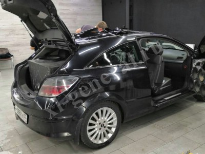 Тонирование стекла Opel Astra H -