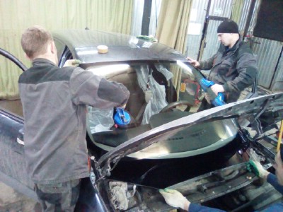 Установка лобового стекла Renault Megane Scenic II -