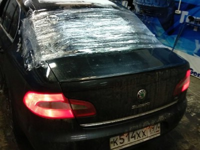 Установка заднего стекла Skoda Super B 5D HB 2008-