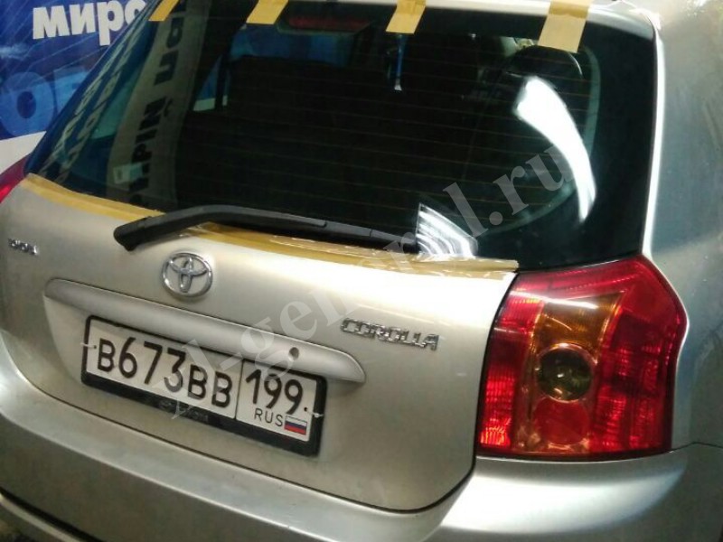 Заднее стекло Toyota Corolla -