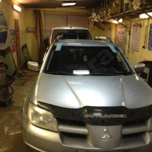 Установка автостекла MITSUBISHI OUTLANDER 2003-2007