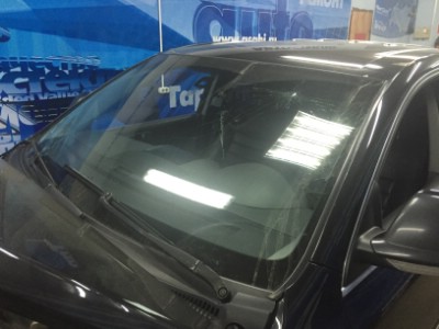 Установка лобового стекла VOLKSWAGEN TOUAREG 5DPORSCHE CAYENNЕ 2002-2010