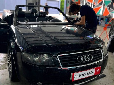 Установка лобового стекла Audi A4 Cabrio -