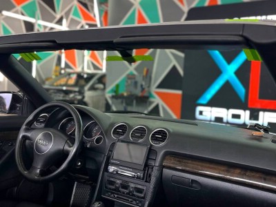 Установка лобового стекла Audi A4 Cabrio -