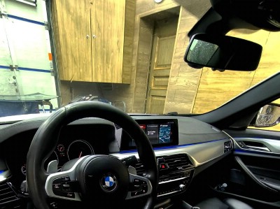 Установка лобового стекла BMW 5 Series (G30) -