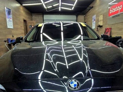 Установка лобового стекла BMW F10 2012-2017