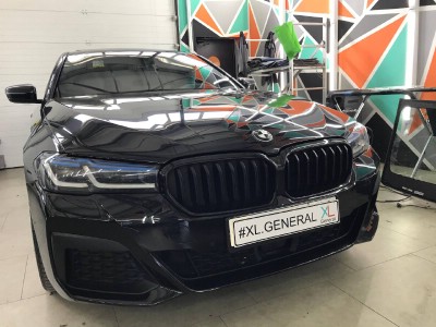 Установка лобового стекла BMW G30 -