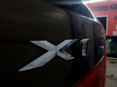 Установка лобового стекла BMW X1 E84 2009-2015