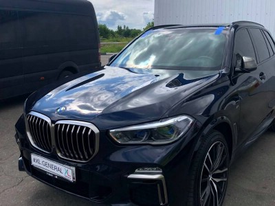 Установка лобового стекла BMW X5 -