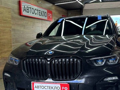 Установка лобового стекла BMW X5 G05 -