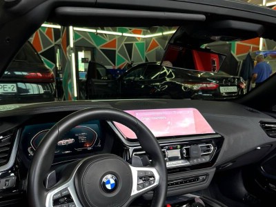 Установка лобового стекла BMW Z -
