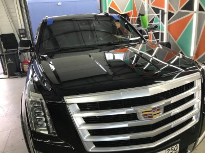 Установка автостекла Cadillac Escalade 2015-