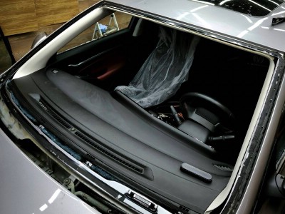 Установка лобового стекла Changan Eado -