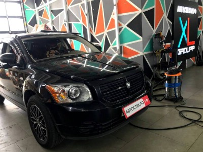 Установка лобового стекла Dodge Caliber 2006-