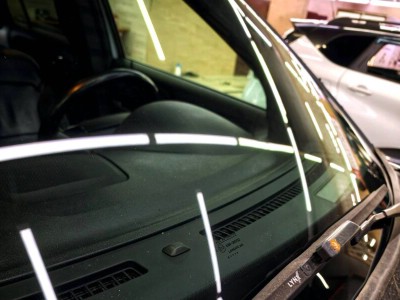 Установка лобового стекла Ford Explorer V -