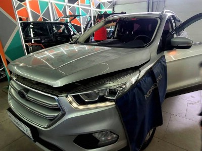 Установка лобового стекла Ford Kuga 2016-