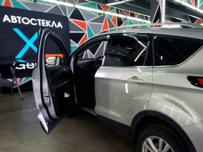 Установка лобового стекла Ford Kuga 2016-