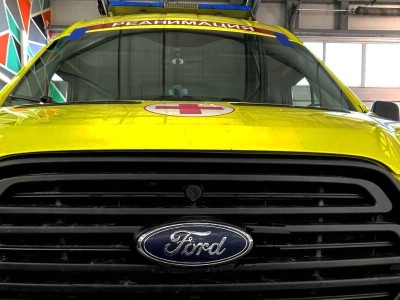 Установка лобового стекла Ford Transit