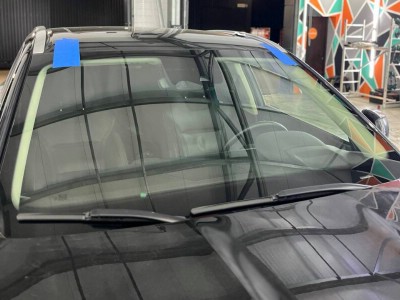 Установка лобового стекла Geely Tugella -