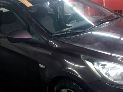 Установка лобового стекла Hyundai Solaris 2010-2017
