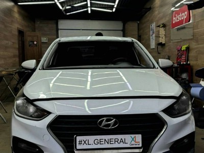 Установка лобового стекла Hyundai Solaris 2017-