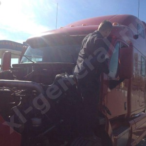Установка автостекла Kenworth Conventional T2000 PeterbiIt 387