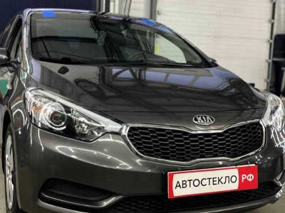 Установка лобового стекла Kia Cerato -