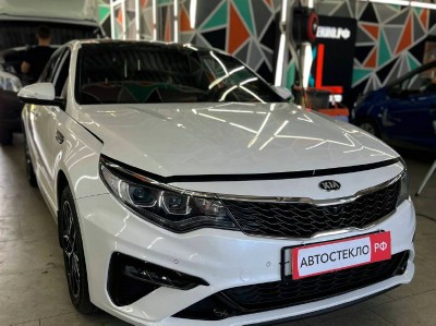 Установка лобового стекла Kia Optima -