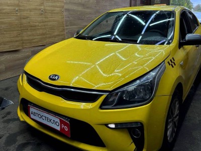 Установка лобового стекла Kia Rio IV 4D Sed -