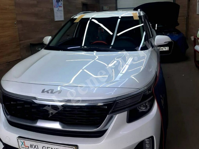 Установка лобового стекла Kia Seltos 2019-