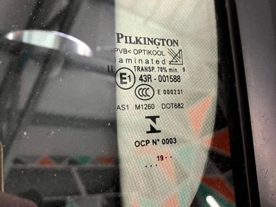 Установка лобового стекла Land Rover Discovery IV -