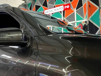 Установка лобового стекла Mercedes Benz GL -