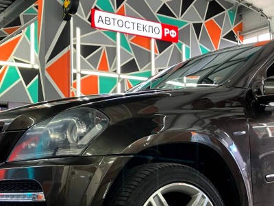 Установка лобового стекла Mercedes Benz GL -