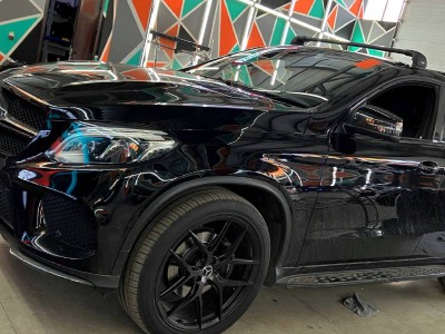 Установка лобового стекла Mercedes Benz GLE -