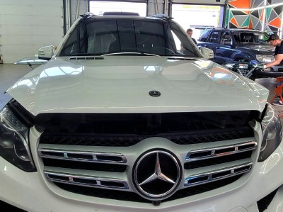 Установка лобового стекла Mercedes Benz GLS 2018-
