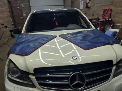 Установка лобового стекла Mercedes-Benz W204