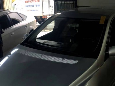 Установка лобового стекла Mercedes R-Class W251 2005-2013