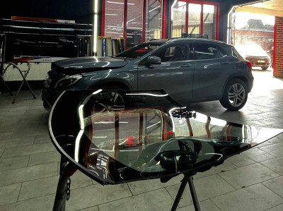 Установка лобового стекла Mercedes W -