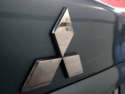 Установка лобового стекла Mitsubishi Lancer IX 2003-2010