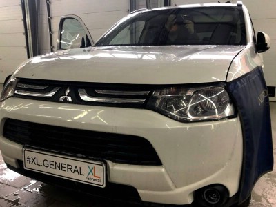 Установка лобового стекла Mitsubishi Outlander 2020-