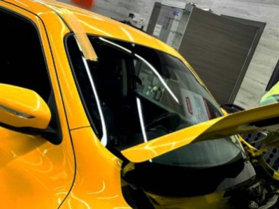 Установка лобового стекла Nissan Juke -