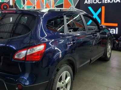 Установка лобового стекла Nissan Qashqai -